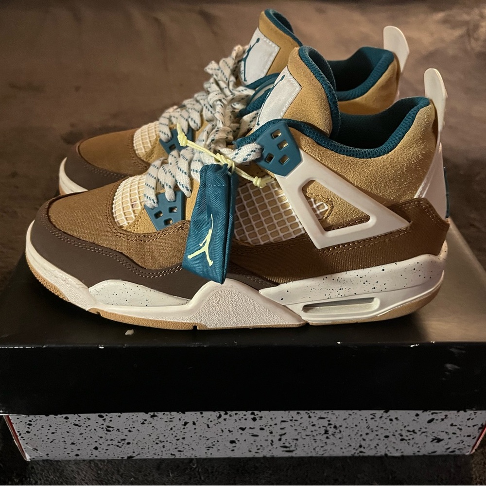 Jordan Air Jordan 4 Retro in Brown and Teal